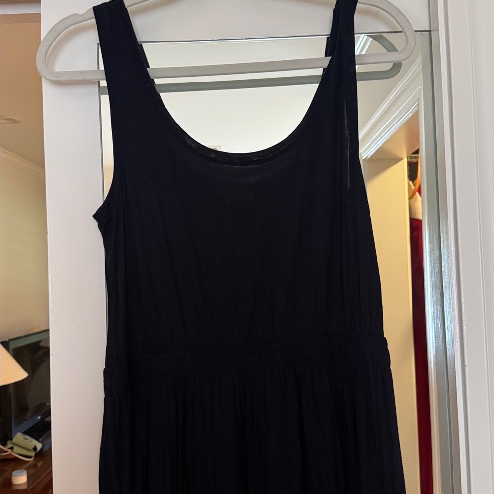 Vince navy blue pleated midi dress medium